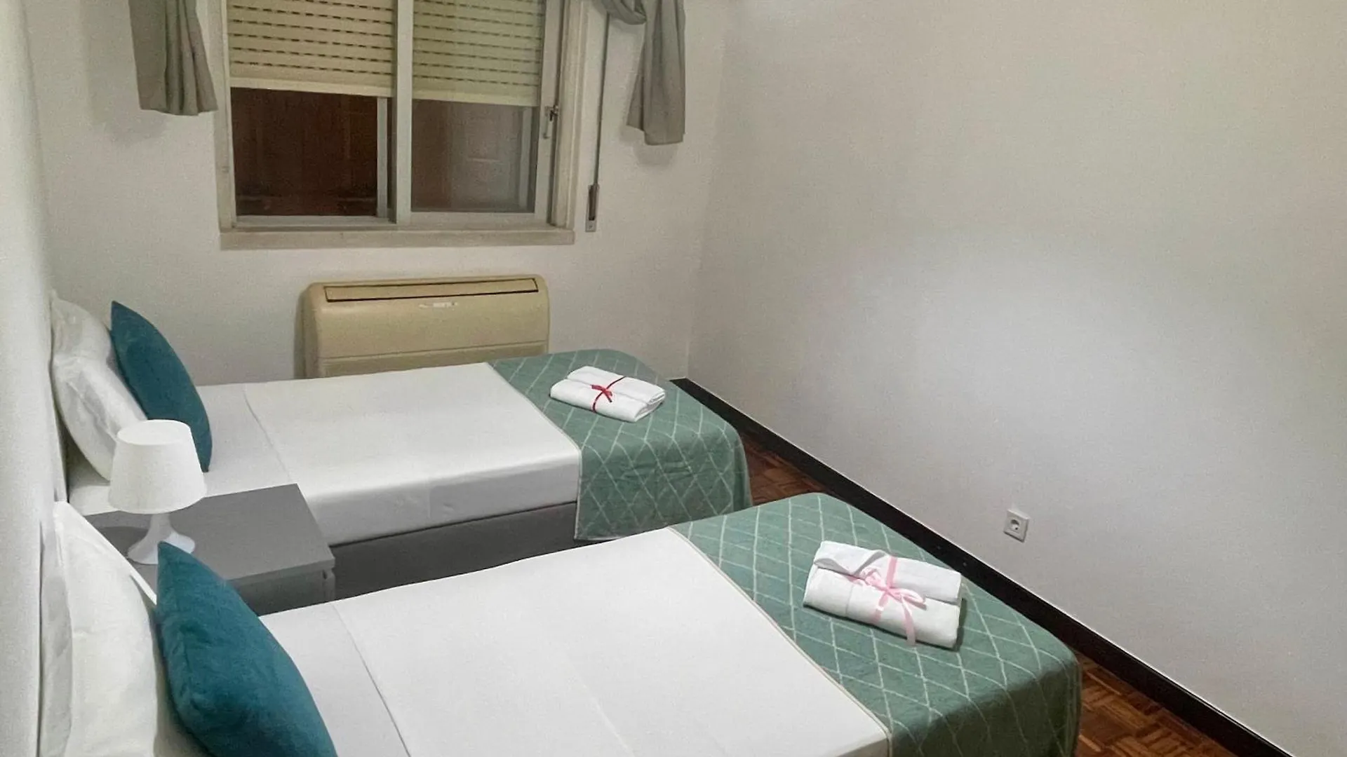 Quarto Alameda Lisbon 0*,
